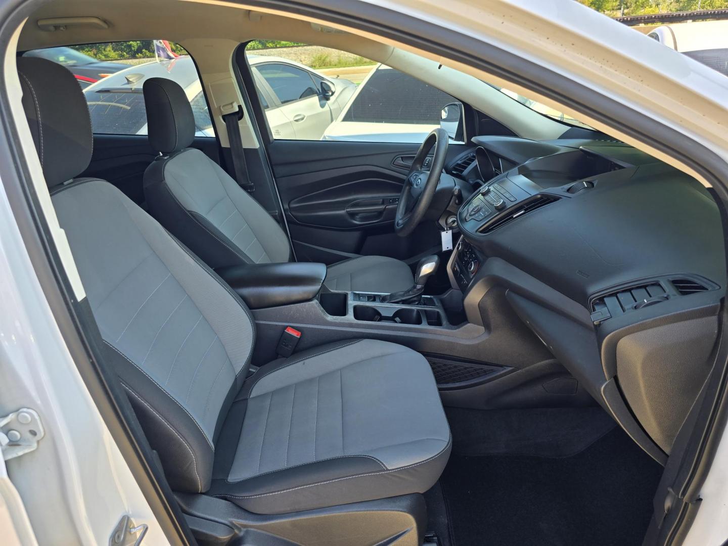 2019 WHITE Ford Escape S (1FMCU0F71KU) with an 2.5L L4 DOHC 16V engine, 6A transmission, located at 2660 S.Garland Avenue, Garland, TX, 75041, (469) 298-3118, 32.885551, -96.655602 - Photo#17