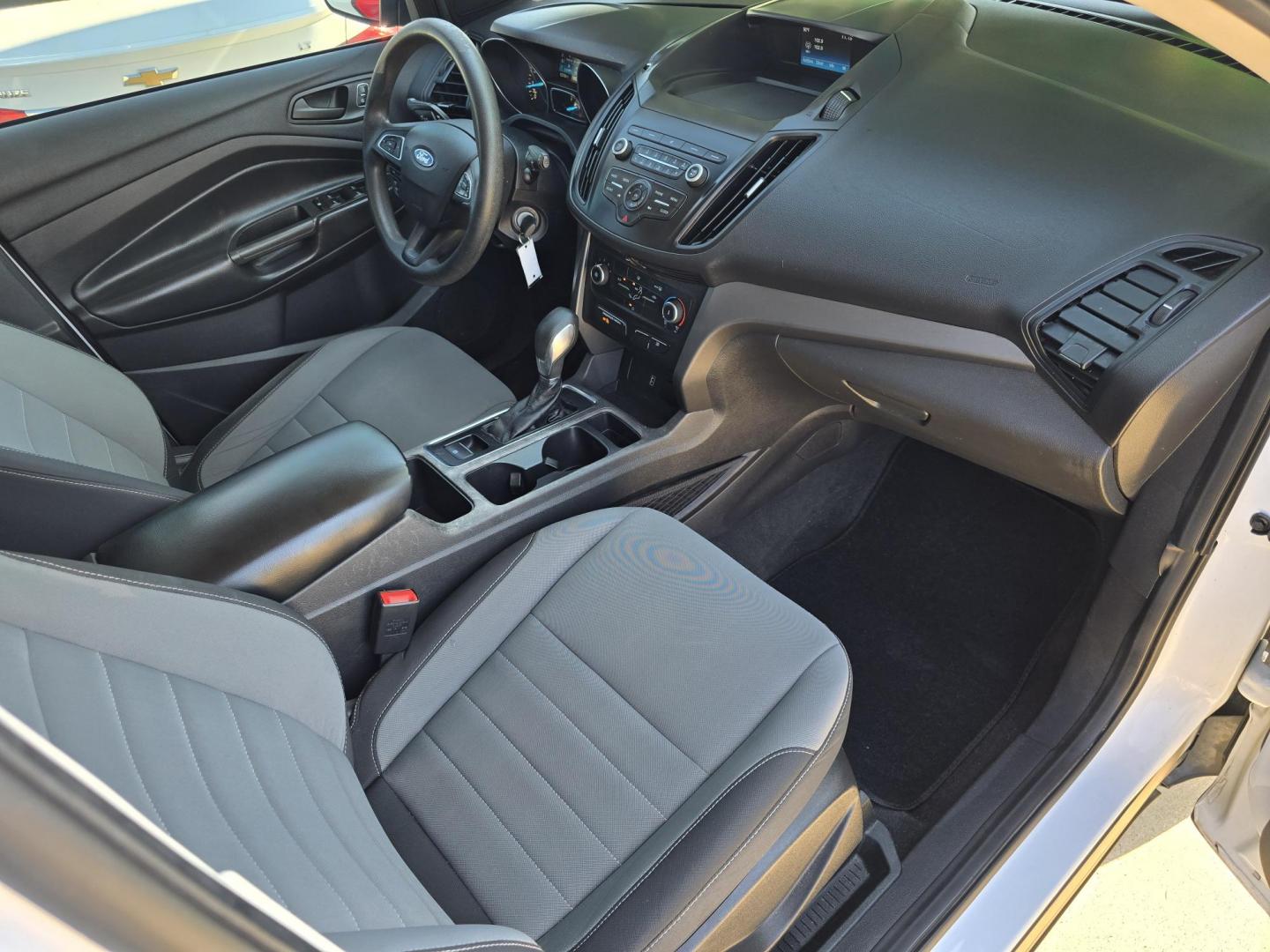 2019 WHITE Ford Escape S (1FMCU0F71KU) with an 2.5L L4 DOHC 16V engine, 6A transmission, located at 2660 S.Garland Avenue, Garland, TX, 75041, (469) 298-3118, 32.885551, -96.655602 - Photo#18