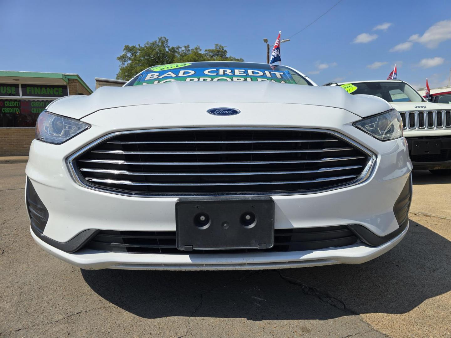 2019 WHITE /BEIGE Ford Fusion SE (3FA6P0H70KR) , AUTO transmission, located at 2660 S.Garland Avenue, Garland, TX, 75041, (469) 298-3118, 32.885551, -96.655602 - Welcome to DallasAutos4Less, one of the Premier BUY HERE PAY HERE Dealers in the North Dallas Area. We specialize in financing to people with NO CREDIT or BAD CREDIT. We need proof of income, proof of residence, and a ID. Come buy your new car from us today!! This is a 2019 FORD FUSION SE SEDAN! - Photo#9