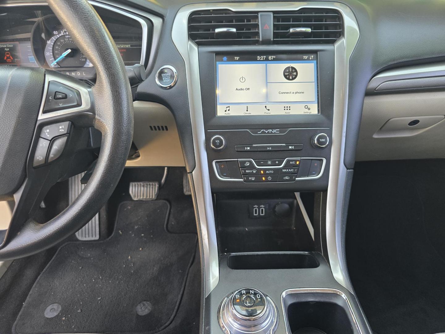 2019 WHITE /BEIGE Ford Fusion SE (3FA6P0H70KR) , AUTO transmission, located at 2660 S.Garland Avenue, Garland, TX, 75041, (469) 298-3118, 32.885551, -96.655602 - Welcome to DallasAutos4Less, one of the Premier BUY HERE PAY HERE Dealers in the North Dallas Area. We specialize in financing to people with NO CREDIT or BAD CREDIT. We need proof of income, proof of residence, and a ID. Come buy your new car from us today!! This is a 2019 FORD FUSION SE SEDAN! - Photo#14