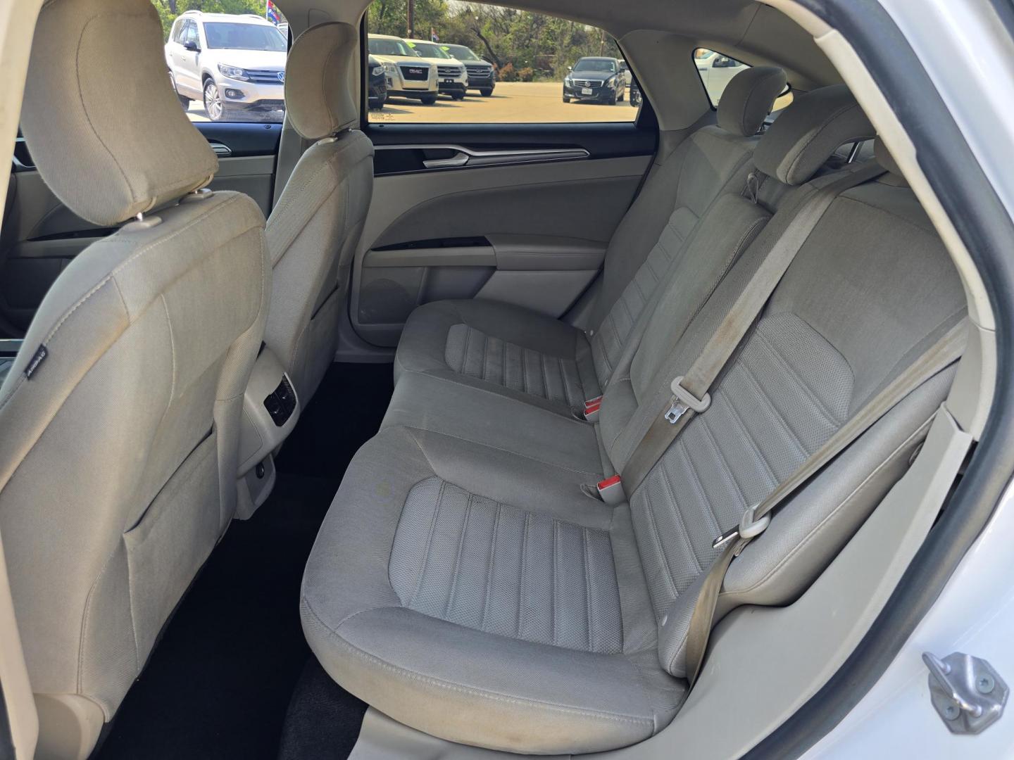 2019 WHITE /BEIGE Ford Fusion SE (3FA6P0H70KR) , AUTO transmission, located at 2660 S.Garland Avenue, Garland, TX, 75041, (469) 298-3118, 32.885551, -96.655602 - Welcome to DallasAutos4Less, one of the Premier BUY HERE PAY HERE Dealers in the North Dallas Area. We specialize in financing to people with NO CREDIT or BAD CREDIT. We need proof of income, proof of residence, and a ID. Come buy your new car from us today!! This is a 2019 FORD FUSION SE SEDAN! - Photo#16
