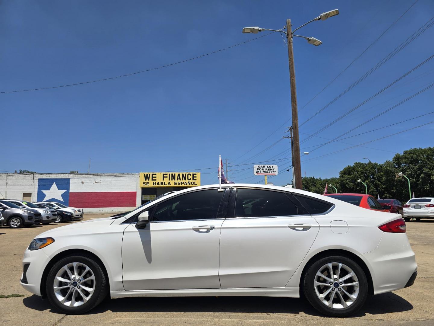 2019 DIAMOND WHITE Ford Fusion SE (3FA6P0HD8KR) with an 1.5L L4 DOHC 16V engine, 6A transmission, located at 2660 S.Garland Avenue, Garland, TX, 75041, (469) 298-3118, 32.885551, -96.655602 - Photo#6