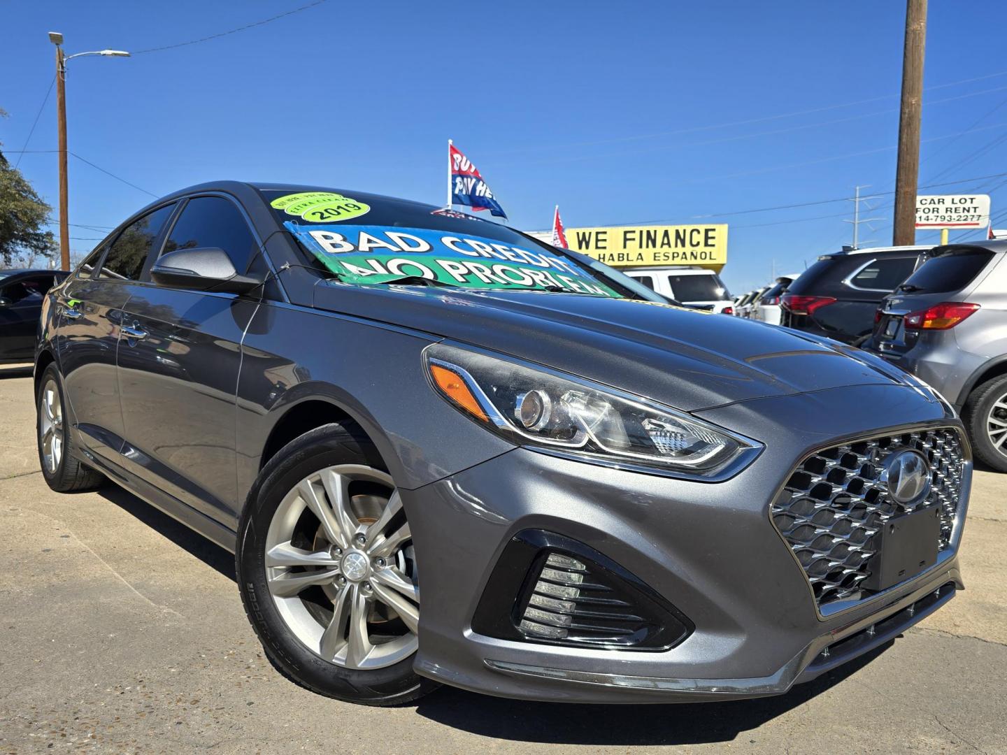 2019 GRAY Hyundai Sonata Sport (5NPE34AF3KH) with an 2.4L L4 DOHC 16V engine, 6A transmission, located at 2660 S.Garland Avenue, Garland, TX, 75041, (469) 298-3118, 32.885551, -96.655602 - Photo#0