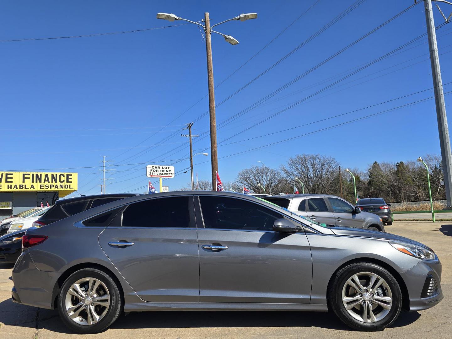 2019 GRAY Hyundai Sonata Sport (5NPE34AF3KH) with an 2.4L L4 DOHC 16V engine, 6A transmission, located at 2660 S.Garland Avenue, Garland, TX, 75041, (469) 298-3118, 32.885551, -96.655602 - Photo#2