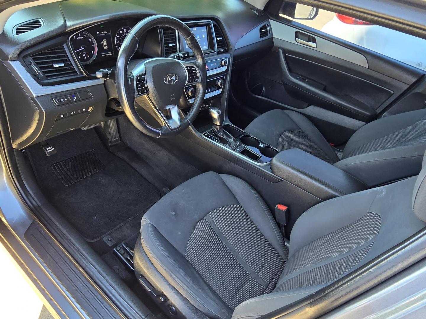 2019 GRAY Hyundai Sonata Sport (5NPE34AF3KH) with an 2.4L L4 DOHC 16V engine, 6A transmission, located at 2660 S.Garland Avenue, Garland, TX, 75041, (469) 298-3118, 32.885551, -96.655602 - Photo#11