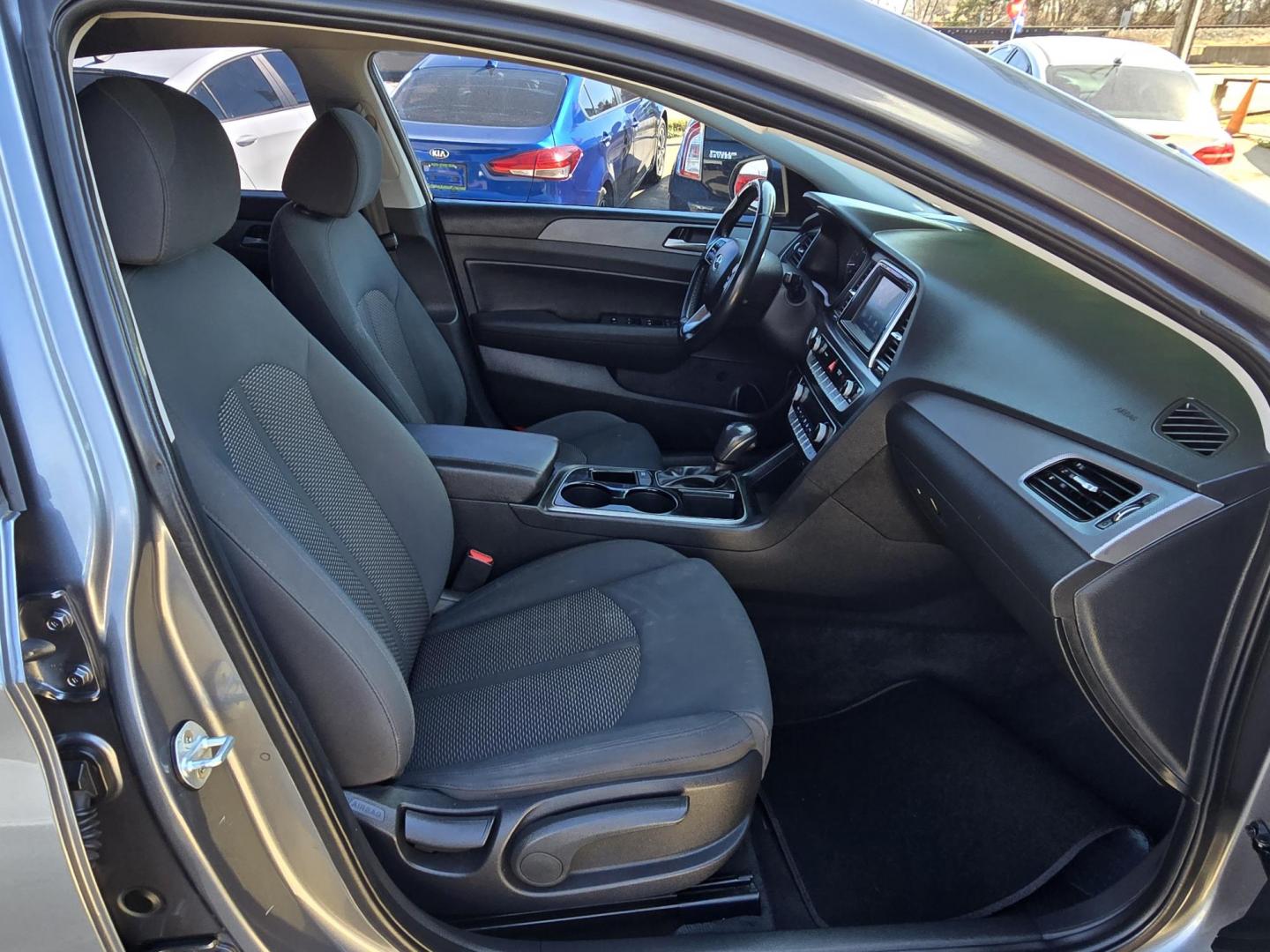 2019 GRAY Hyundai Sonata Sport (5NPE34AF3KH) with an 2.4L L4 DOHC 16V engine, 6A transmission, located at 2660 S.Garland Avenue, Garland, TX, 75041, (469) 298-3118, 32.885551, -96.655602 - Photo#20