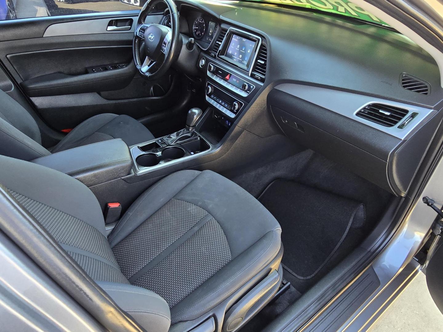 2019 GRAY Hyundai Sonata Sport (5NPE34AF3KH) with an 2.4L L4 DOHC 16V engine, 6A transmission, located at 2660 S.Garland Avenue, Garland, TX, 75041, (469) 298-3118, 32.885551, -96.655602 - Photo#21