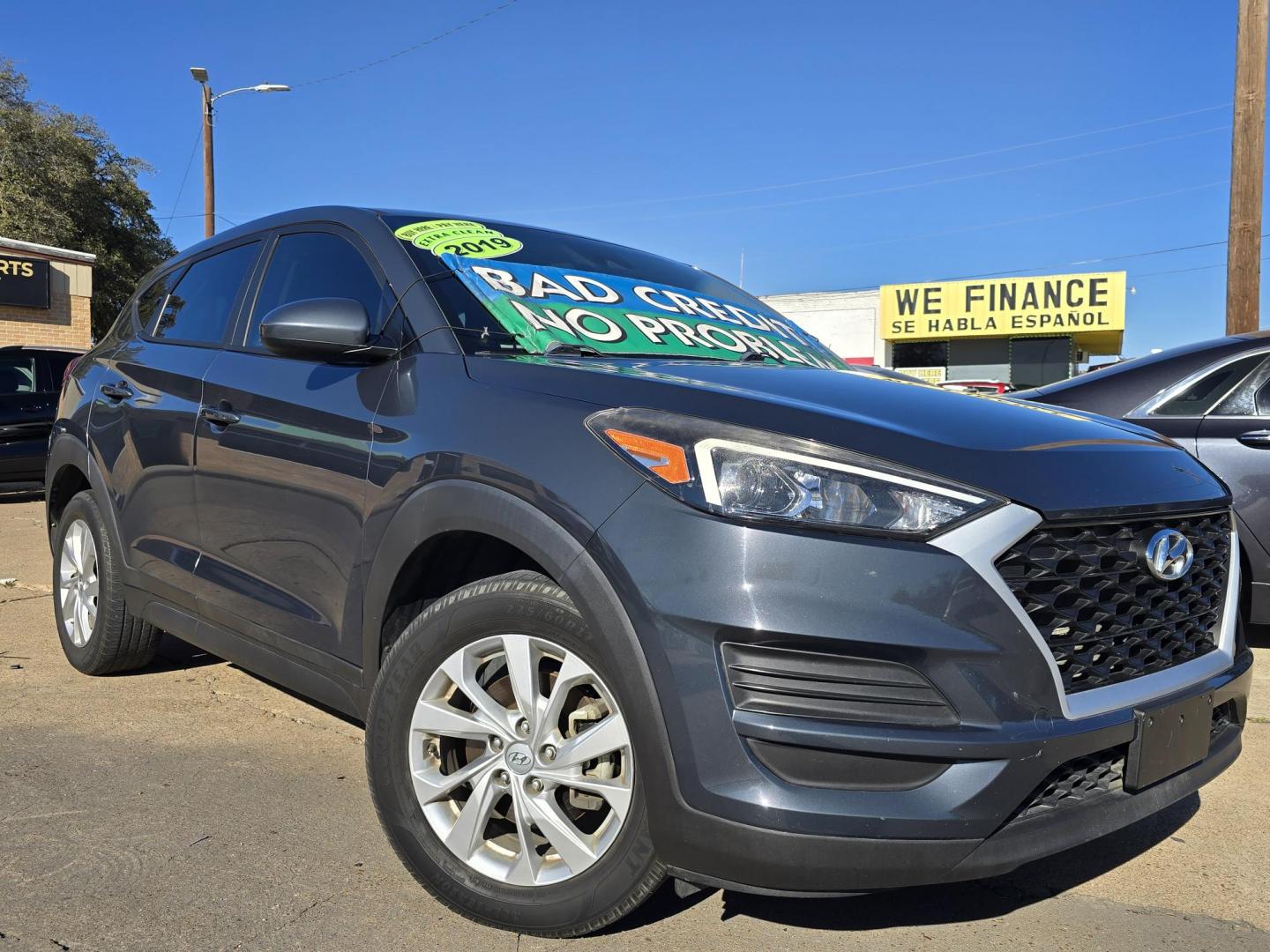 2019 BLUE Hyundai Tucson SE (KM8J23A46KU) with an 2.0L L4 DOHC 16V engine, 6A transmission, located at 2660 S.Garland Avenue, Garland, TX, 75041, (469) 298-3118, 32.885551, -96.655602 - Photo#0