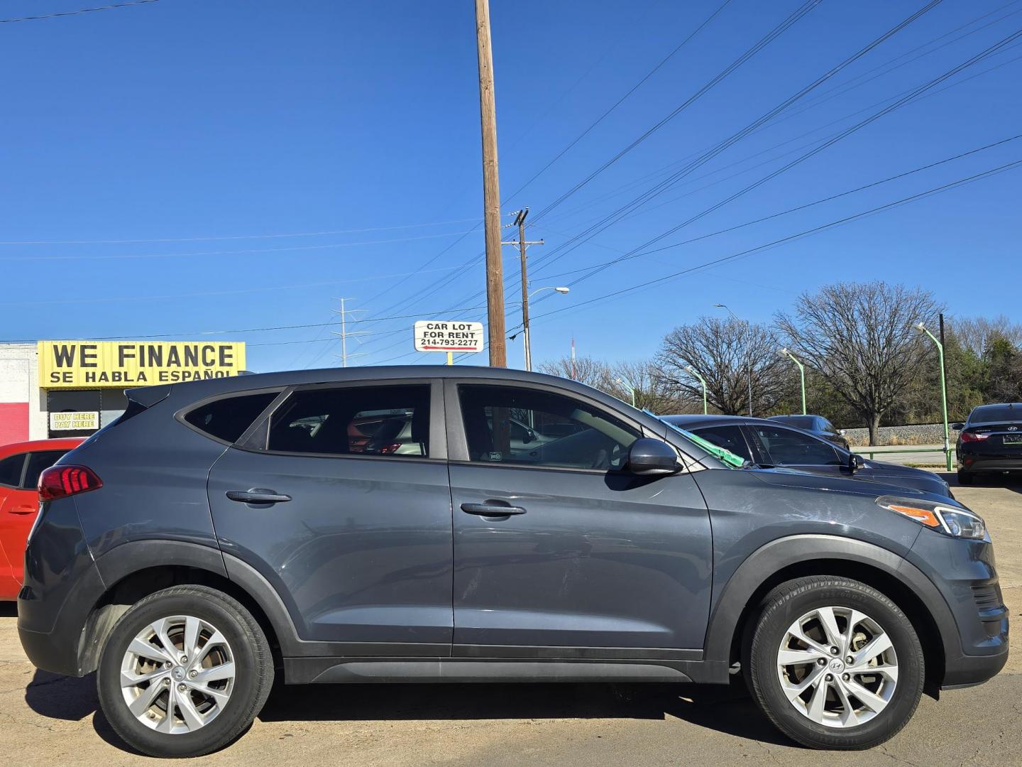 2019 BLUE Hyundai Tucson SE (KM8J23A46KU) with an 2.0L L4 DOHC 16V engine, 6A transmission, located at 2660 S.Garland Avenue, Garland, TX, 75041, (469) 298-3118, 32.885551, -96.655602 - Photo#2
