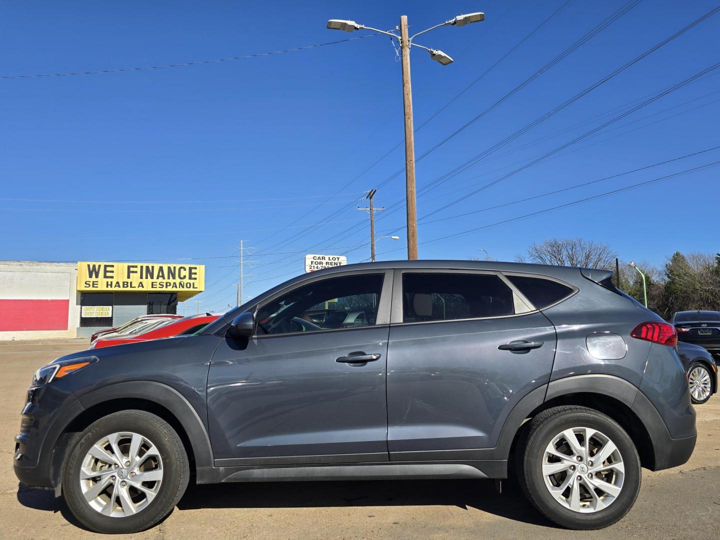 2019 BLUE Hyundai Tucson SE (KM8J23A46KU) with an 2.0L L4 DOHC 16V engine, 6A transmission, located at 2660 S.Garland Avenue, Garland, TX, 75041, (469) 298-3118, 32.885551, -96.655602 - Photo#6