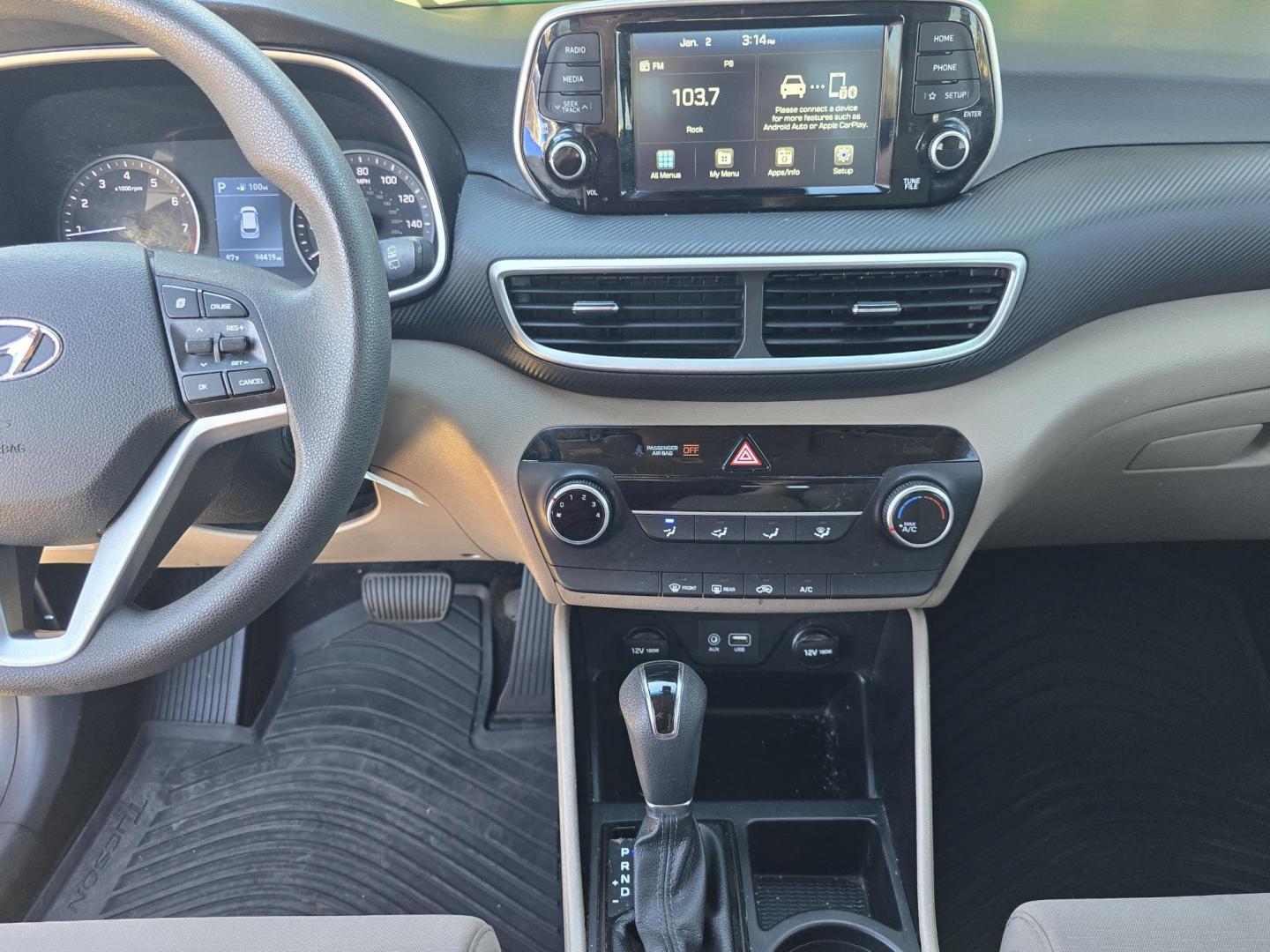 2019 BLUE Hyundai Tucson SE (KM8J23A46KU) with an 2.0L L4 DOHC 16V engine, 6A transmission, located at 2660 S.Garland Avenue, Garland, TX, 75041, (469) 298-3118, 32.885551, -96.655602 - Photo#13