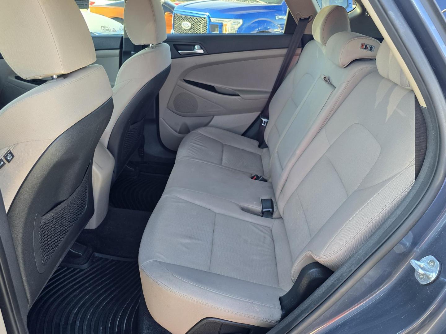 2019 BLUE Hyundai Tucson SE (KM8J23A46KU) with an 2.0L L4 DOHC 16V engine, 6A transmission, located at 2660 S.Garland Avenue, Garland, TX, 75041, (469) 298-3118, 32.885551, -96.655602 - Photo#15