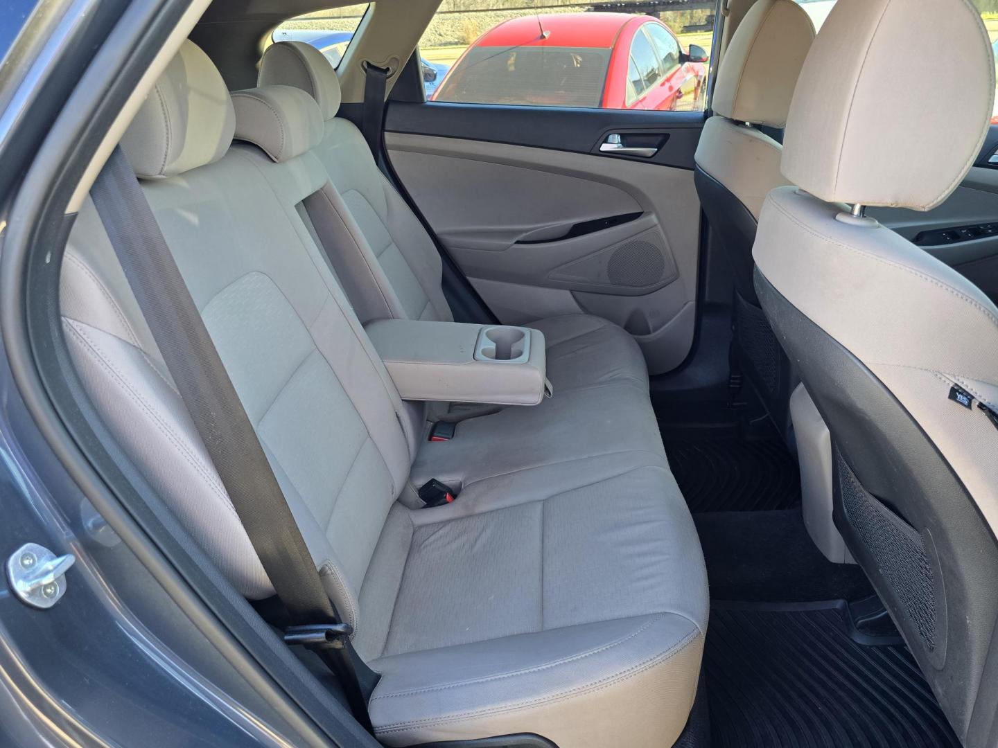 2019 BLUE Hyundai Tucson SE (KM8J23A46KU) with an 2.0L L4 DOHC 16V engine, 6A transmission, located at 2660 S.Garland Avenue, Garland, TX, 75041, (469) 298-3118, 32.885551, -96.655602 - Photo#17