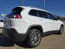 2019 WHITE Jeep Cherokee Latitude Plus (1C4PJLLB6KD) with an 2.4L L4 DOHC 16V engine, 9A transmission, located at 2660 S.Garland Avenue, Garland, TX, 75041, (469) 298-3118, 32.885551, -96.655602 - Photo#3