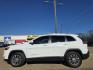2019 WHITE Jeep Cherokee Latitude Plus (1C4PJLLB6KD) with an 2.4L L4 DOHC 16V engine, 9A transmission, located at 2660 S.Garland Avenue, Garland, TX, 75041, (469) 298-3118, 32.885551, -96.655602 - Photo#6