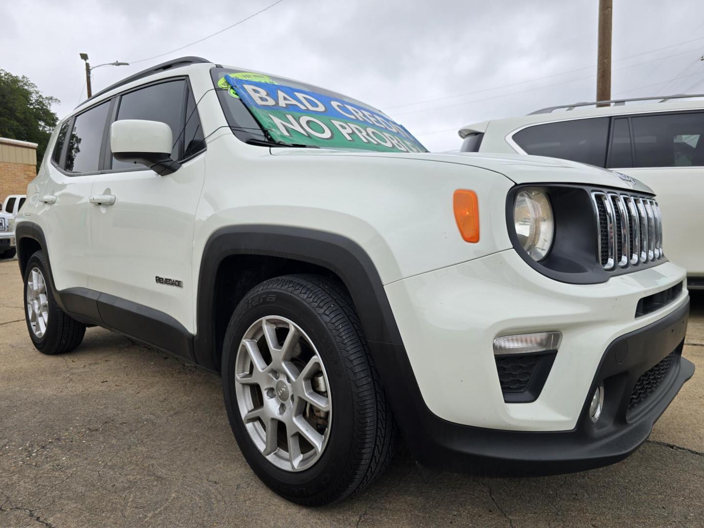 2019 WHITE Jeep Renegade Latitude (ZACNJABB7KP) with an 2.4L L4 DOHC 16V engine, 9A transmission, located at 2660 S.Garland Avenue, Garland, TX, 75041, (469) 298-3118, 32.885551, -96.655602 - Photo#1