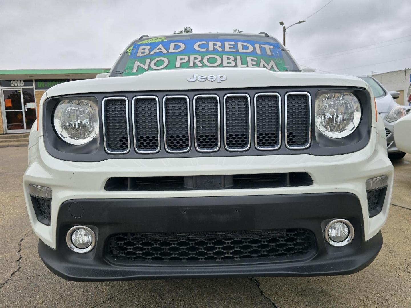 2019 WHITE Jeep Renegade Latitude (ZACNJABB7KP) with an 2.4L L4 DOHC 16V engine, 9A transmission, located at 2660 S.Garland Avenue, Garland, TX, 75041, (469) 298-3118, 32.885551, -96.655602 - Photo#9