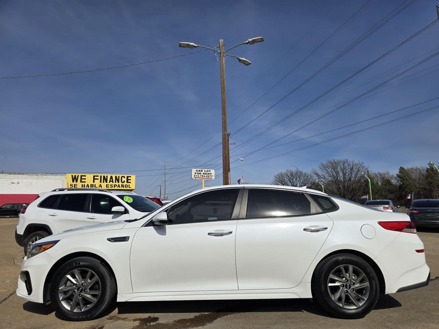 2019 DIAMOND WHITE Kia Optima LX (5XXGT4L38KG) with an 2.4L L4 DOHC 16V engine, 6A transmission, located at 2660 S.Garland Avenue, Garland, TX, 75041, (469) 298-3118, 32.885551, -96.655602 - Photo#6