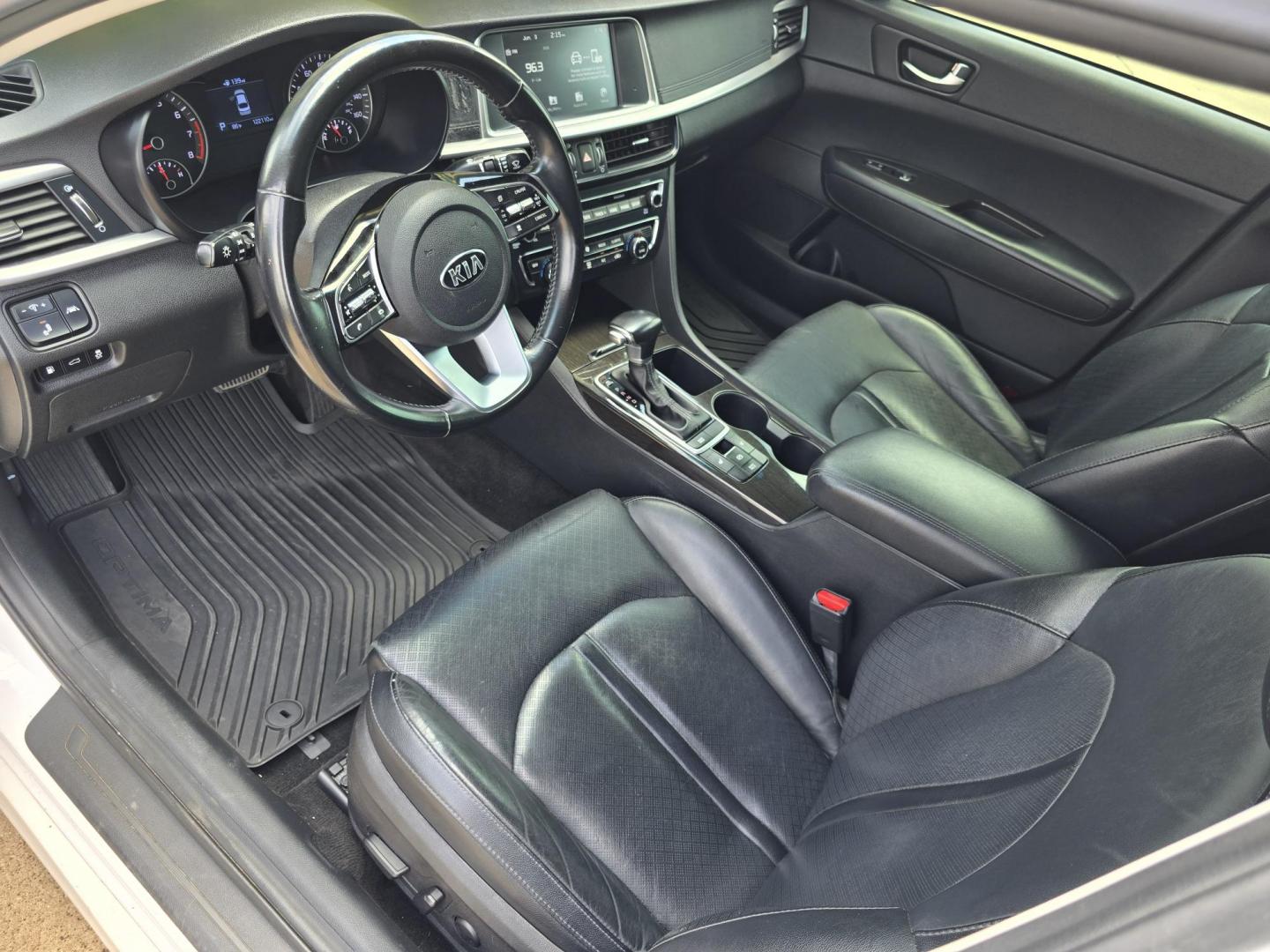 2019 DIAMOND WHITE Kia Optima EX (5XXGU4L13KG) with an 1.6L L4 DOHC 16V engine, 6A transmission, located at 2660 S.Garland Avenue, Garland, TX, 75041, (469) 298-3118, 32.885551, -96.655602 - Photo#10