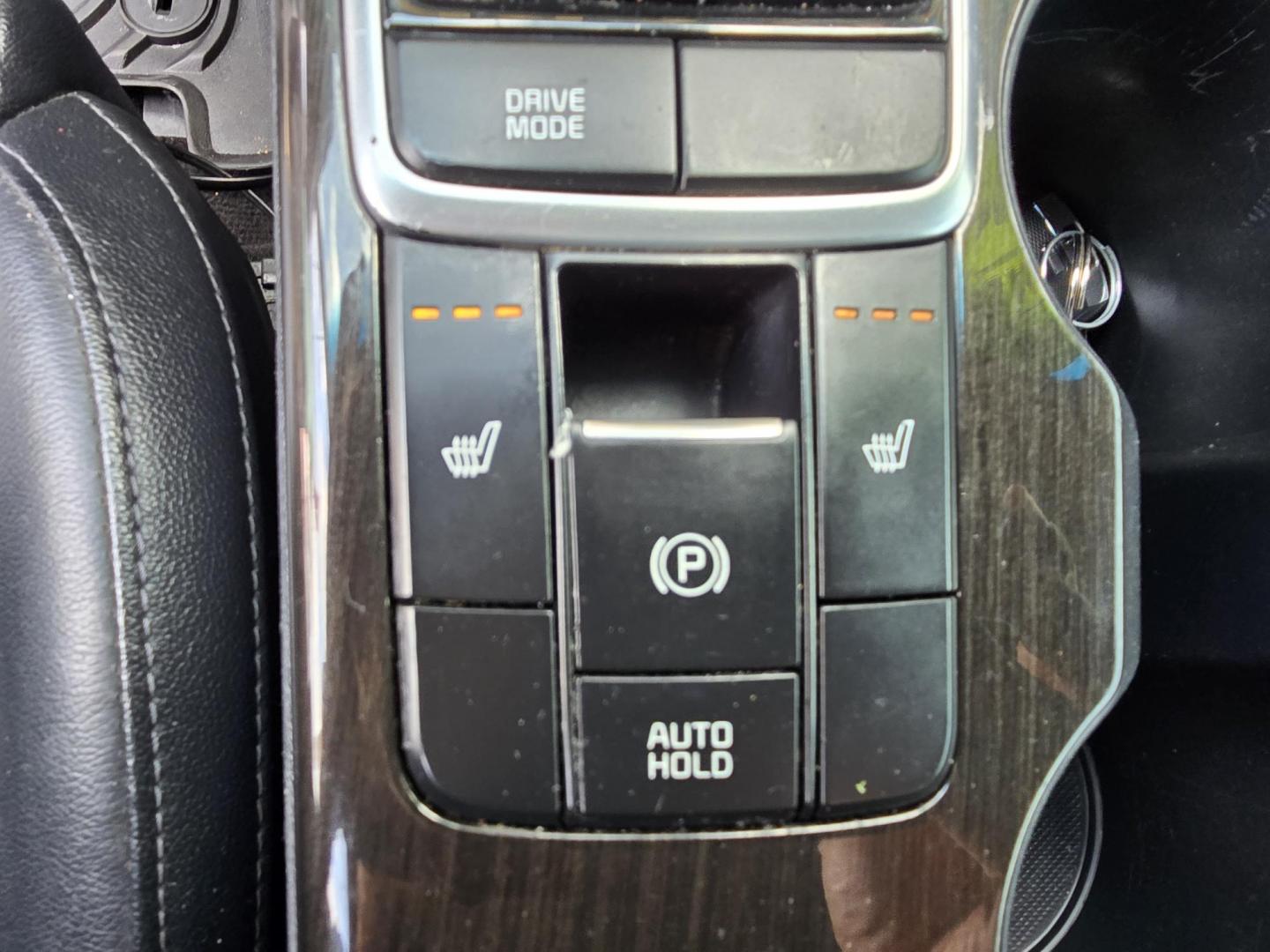 2019 DIAMOND WHITE Kia Optima EX (5XXGU4L13KG) with an 1.6L L4 DOHC 16V engine, 6A transmission, located at 2660 S.Garland Avenue, Garland, TX, 75041, (469) 298-3118, 32.885551, -96.655602 - Photo#17