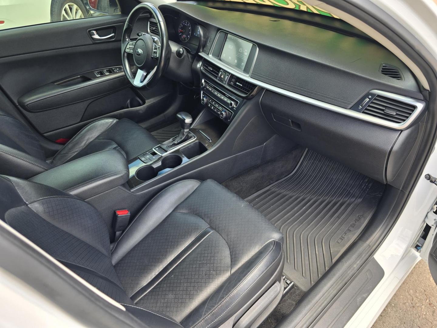 2019 DIAMOND WHITE Kia Optima EX (5XXGU4L13KG) with an 1.6L L4 DOHC 16V engine, 6A transmission, located at 2660 S.Garland Avenue, Garland, TX, 75041, (469) 298-3118, 32.885551, -96.655602 - Photo#21