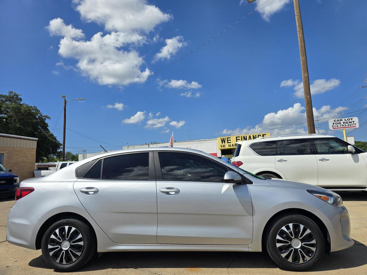 2019 SILVER Kia Rio LX (3KPA24AB8KE) with an 1.6L L4 DOHC 16V engine, 6A transmission, located at 2660 S.Garland Avenue, Garland, TX, 75041, (469) 298-3118, 32.885551, -96.655602 - Photo#2