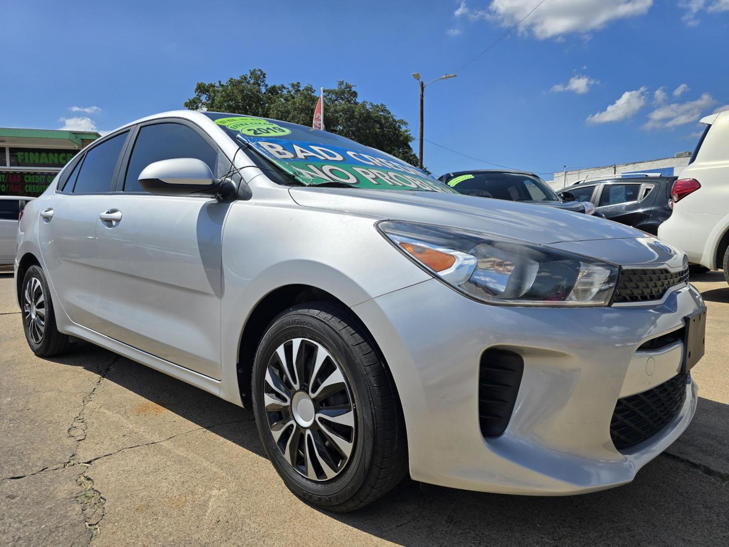 2019 SILVER Kia Rio LX (3KPA24AB8KE) with an 1.6L L4 DOHC 16V engine, 6A transmission, located at 2660 S.Garland Avenue, Garland, TX, 75041, (469) 298-3118, 32.885551, -96.655602 - Photo#1