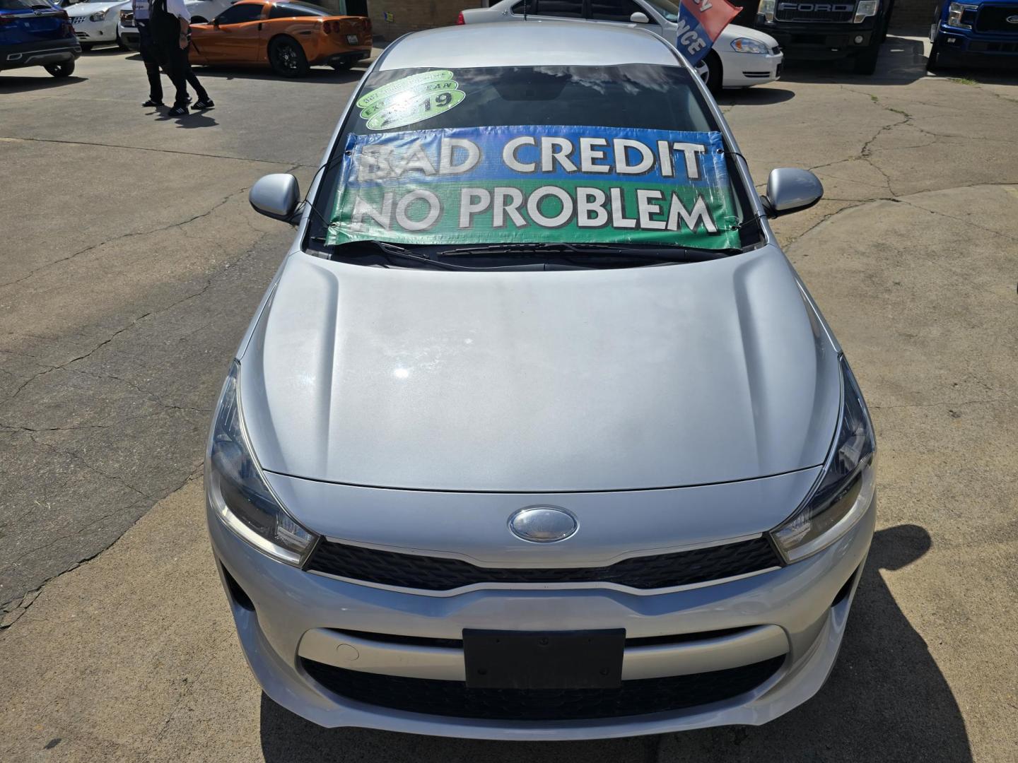 2019 SILVER Kia Rio LX (3KPA24AB8KE) with an 1.6L L4 DOHC 16V engine, 6A transmission, located at 2660 S.Garland Avenue, Garland, TX, 75041, (469) 298-3118, 32.885551, -96.655602 - Photo#8