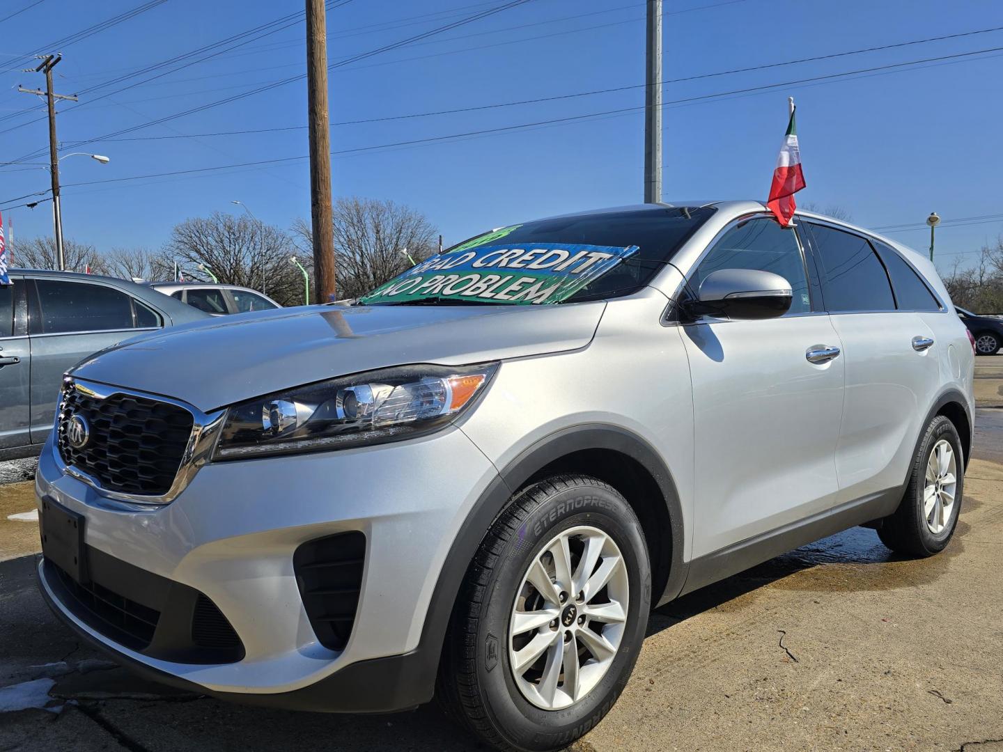 2019 SILVER Kia Sorento LX (5XYPG4A32KG) with an 2.4L L4 DOHC 16V engine, 6A transmission, located at 2660 S.Garland Avenue, Garland, TX, 75041, (469) 298-3118, 32.885551, -96.655602 - Photo#7