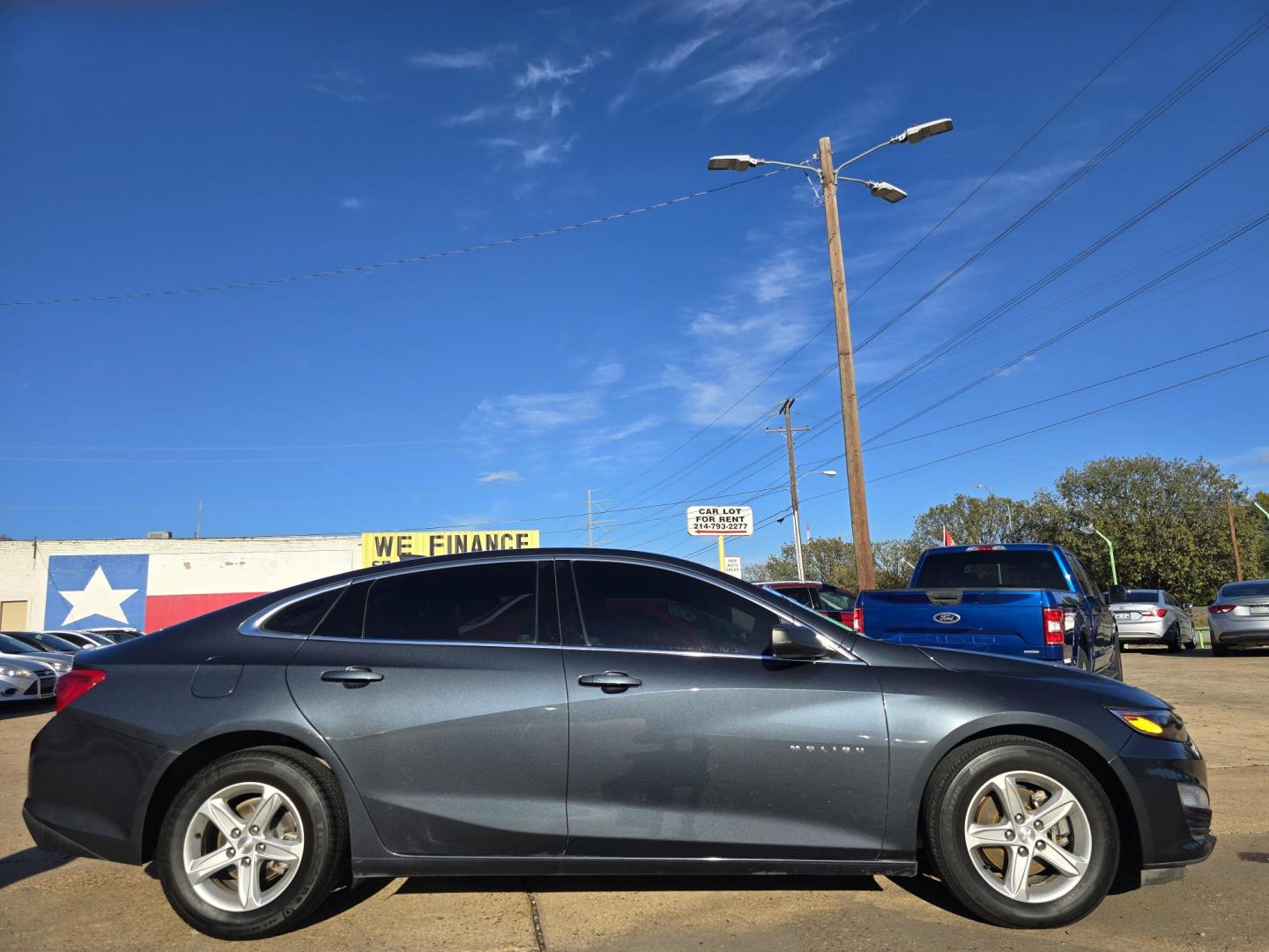 2020 GRAY Chevrolet Malibu LS (1G1ZC5ST8LF) with an 1.5L L4 DOHC 16V engine, 6A transmission, located at 2660 S.Garland Avenue, Garland, TX, 75041, (469) 298-3118, 32.885551, -96.655602 - Photo#2