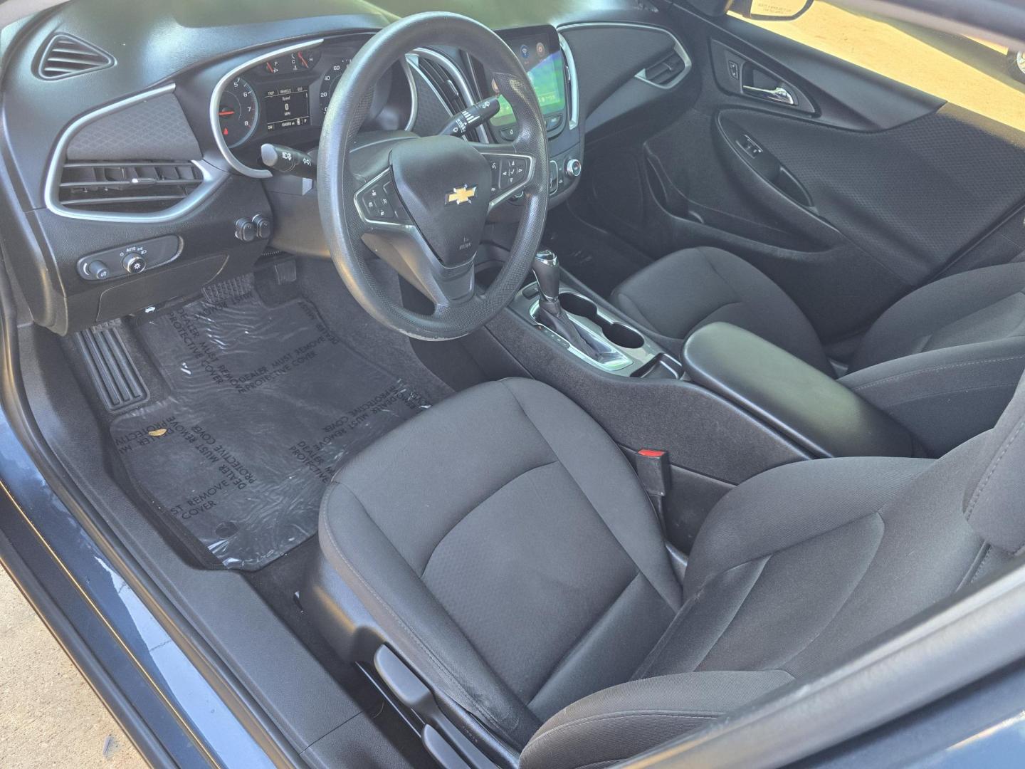 2020 GRAY Chevrolet Malibu LS (1G1ZC5ST8LF) with an 1.5L L4 DOHC 16V engine, 6A transmission, located at 2660 S.Garland Avenue, Garland, TX, 75041, (469) 298-3118, 32.885551, -96.655602 - Photo#10