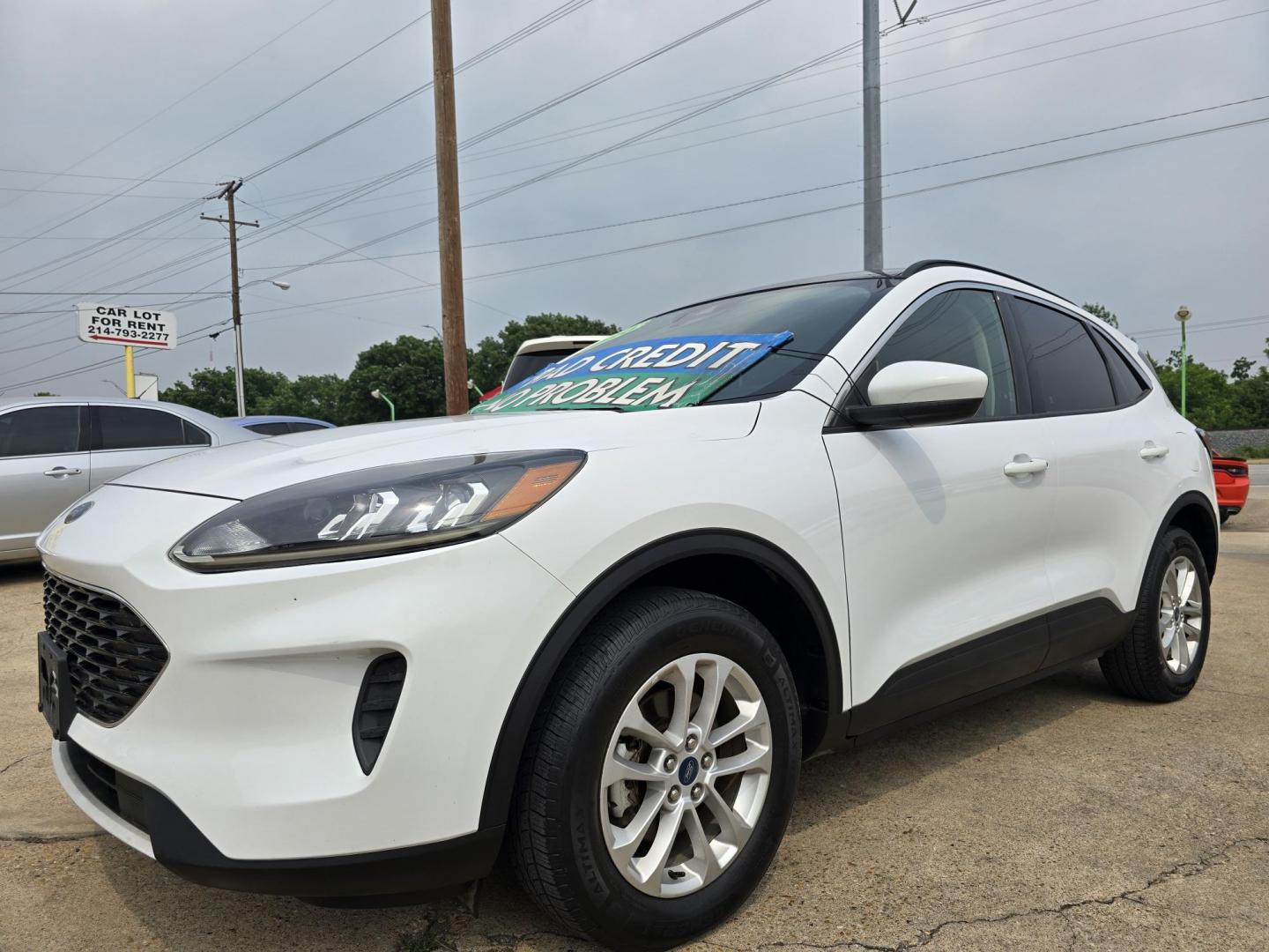 2020 WHITE Ford Escape SE (1FMCU9G67LU) with an 1.5L L3 engine, 6A transmission, located at 2660 S.Garland Avenue, Garland, TX, 75041, (469) 298-3118, 32.885551, -96.655602 - Photo#7