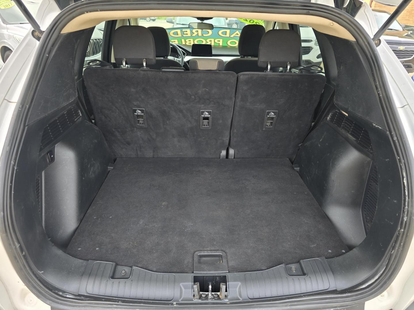 2020 WHITE Ford Escape SE (1FMCU9G67LU) with an 1.5L L3 engine, 6A transmission, located at 2660 S.Garland Avenue, Garland, TX, 75041, (469) 298-3118, 32.885551, -96.655602 - Photo#18