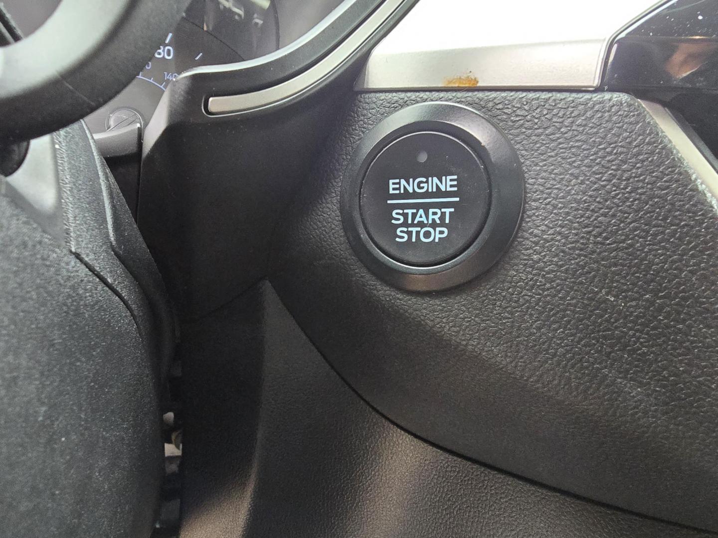 2020 WHITE Ford Escape SE (1FMCU9G67LU) with an 1.5L L3 engine, 6A transmission, located at 2660 S.Garland Avenue, Garland, TX, 75041, (469) 298-3118, 32.885551, -96.655602 - Photo#13