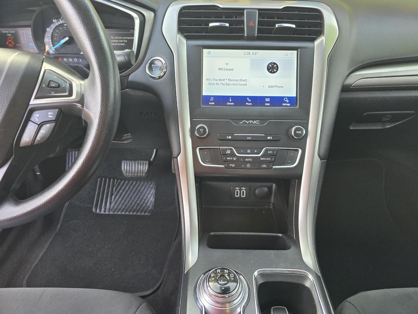 2020 GOLD Ford Fusion SE (3FA6P0HD7LR) with an 1.5L L4 DOHC 16V engine, 6A transmission, located at 2660 S.Garland Avenue, Garland, TX, 75041, (469) 298-3118, 32.885551, -96.655602 - Photo#14