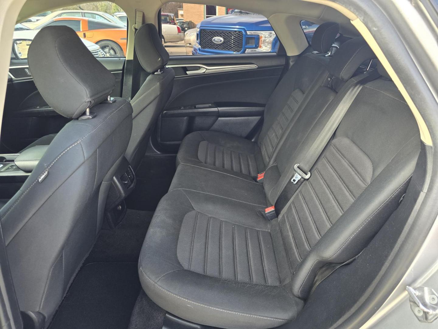 2020 GOLD Ford Fusion SE (3FA6P0HD7LR) with an 1.5L L4 DOHC 16V engine, 6A transmission, located at 2660 S.Garland Avenue, Garland, TX, 75041, (469) 298-3118, 32.885551, -96.655602 - Photo#16