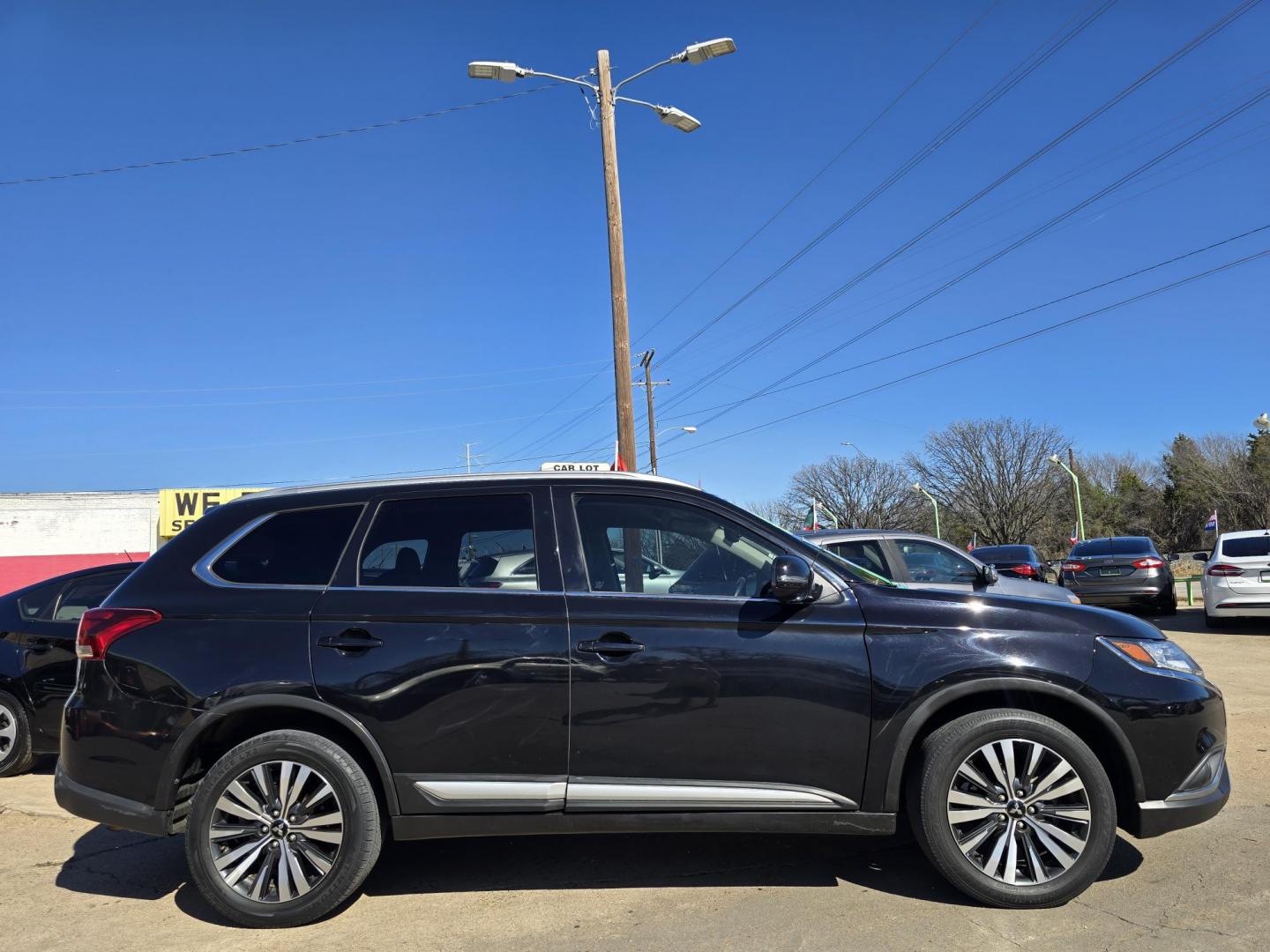 2020 BLACK Mitsubishi Outlander SEL (JA4AZ3A31LZ) with an 2.4L L4 DOHC 16V engine, CVT transmission, located at 2660 S.Garland Avenue, Garland, TX, 75041, (469) 298-3118, 32.885551, -96.655602 - Photo#2