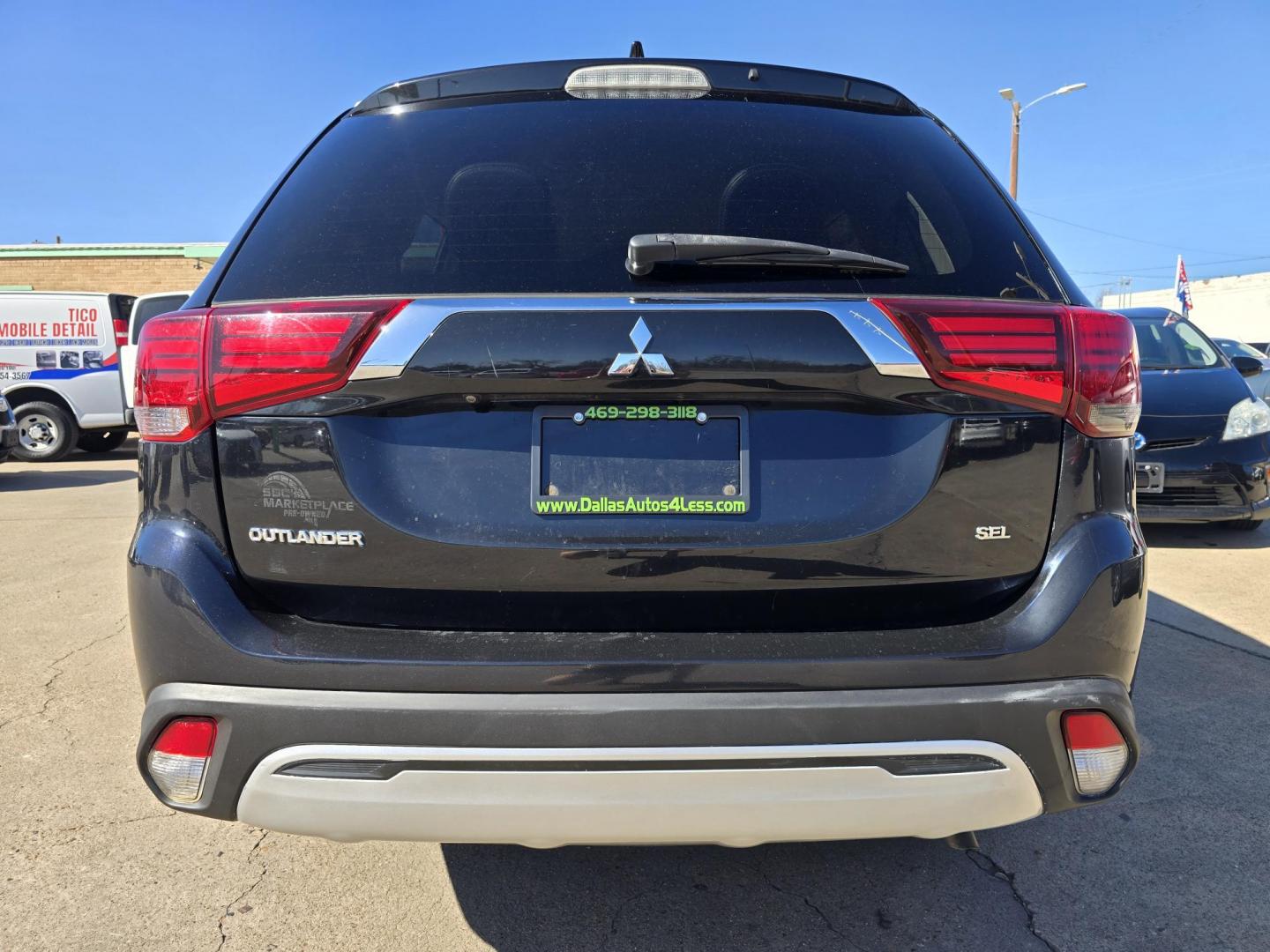 2020 BLACK Mitsubishi Outlander SEL (JA4AZ3A31LZ) with an 2.4L L4 DOHC 16V engine, CVT transmission, located at 2660 S.Garland Avenue, Garland, TX, 75041, (469) 298-3118, 32.885551, -96.655602 - Photo#4