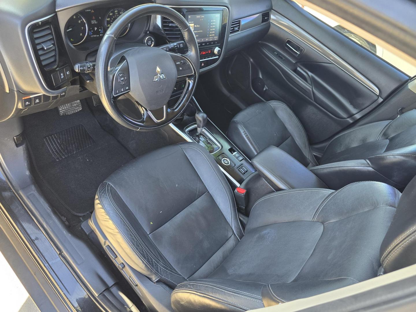 2020 BLACK Mitsubishi Outlander SEL (JA4AZ3A31LZ) with an 2.4L L4 DOHC 16V engine, CVT transmission, located at 2660 S.Garland Avenue, Garland, TX, 75041, (469) 298-3118, 32.885551, -96.655602 - Photo#10