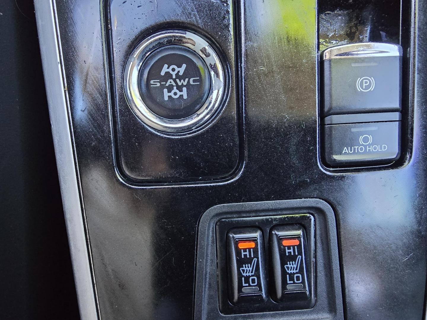 2020 BLACK Mitsubishi Outlander SEL (JA4AZ3A31LZ) with an 2.4L L4 DOHC 16V engine, CVT transmission, located at 2660 S.Garland Avenue, Garland, TX, 75041, (469) 298-3118, 32.885551, -96.655602 - Photo#16