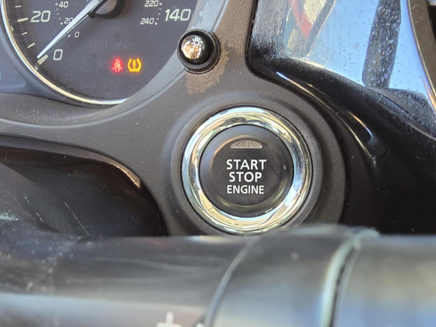 2020 BLACK Mitsubishi Outlander SEL (JA4AZ3A31LZ) with an 2.4L L4 DOHC 16V engine, CVT transmission, located at 2660 S.Garland Avenue, Garland, TX, 75041, (469) 298-3118, 32.885551, -96.655602 - Photo#13