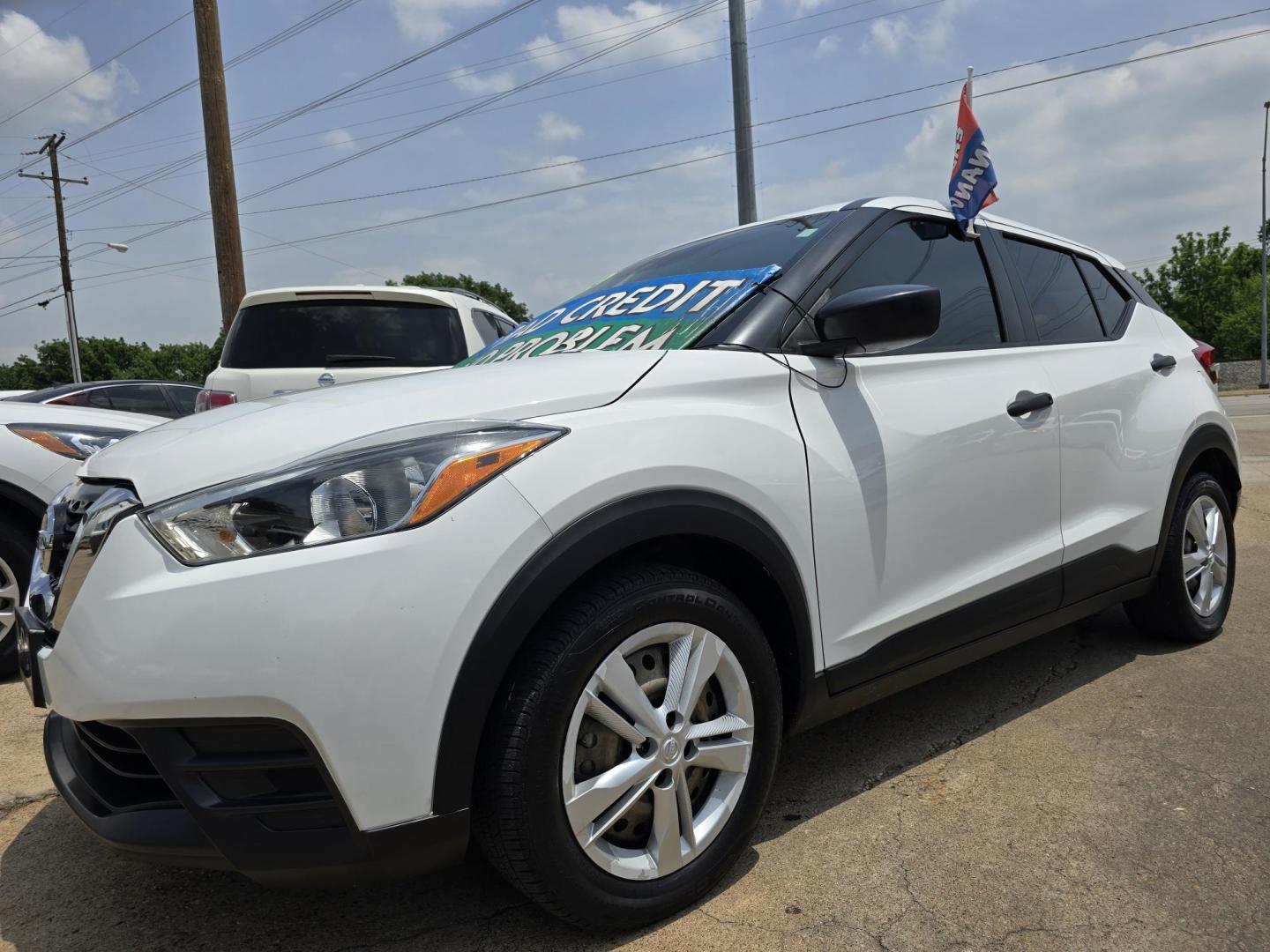 2020 Nissan Kicks S (3N1CP5BVXLL) with an 1.6L L4 engine, CVT transmission, located at 2660 S.Garland Avenue, Garland, TX, 75041, (469) 298-3118, 32.885551, -96.655602 - Photo#7
