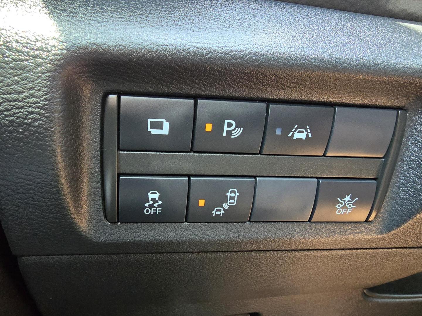 2020 Nissan Kicks S (3N1CP5BVXLL) with an 1.6L L4 engine, CVT transmission, located at 2660 S.Garland Avenue, Garland, TX, 75041, (469) 298-3118, 32.885551, -96.655602 - Photo#10