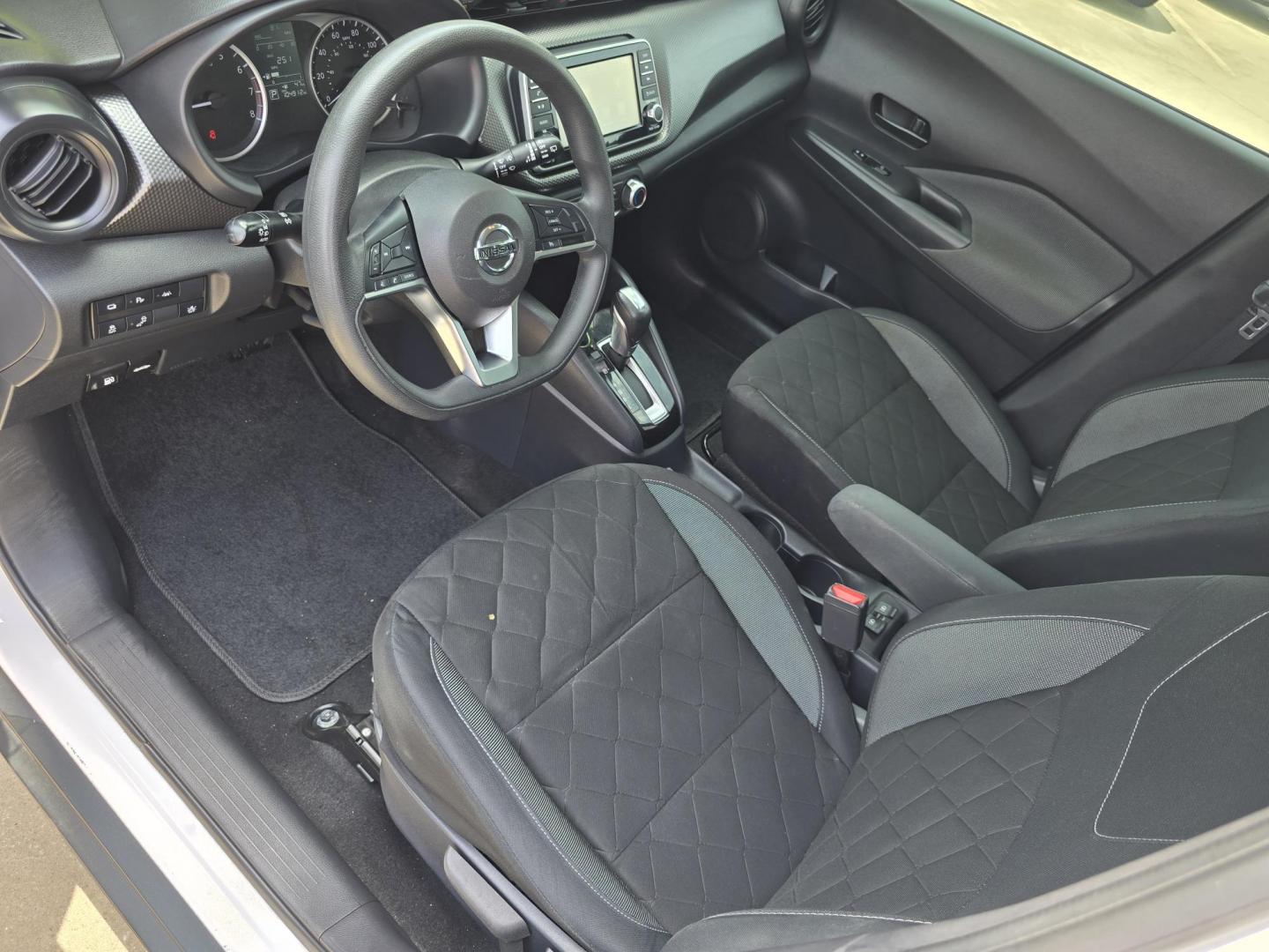 2020 Nissan Kicks S (3N1CP5BVXLL) with an 1.6L L4 engine, CVT transmission, located at 2660 S.Garland Avenue, Garland, TX, 75041, (469) 298-3118, 32.885551, -96.655602 - Photo#11