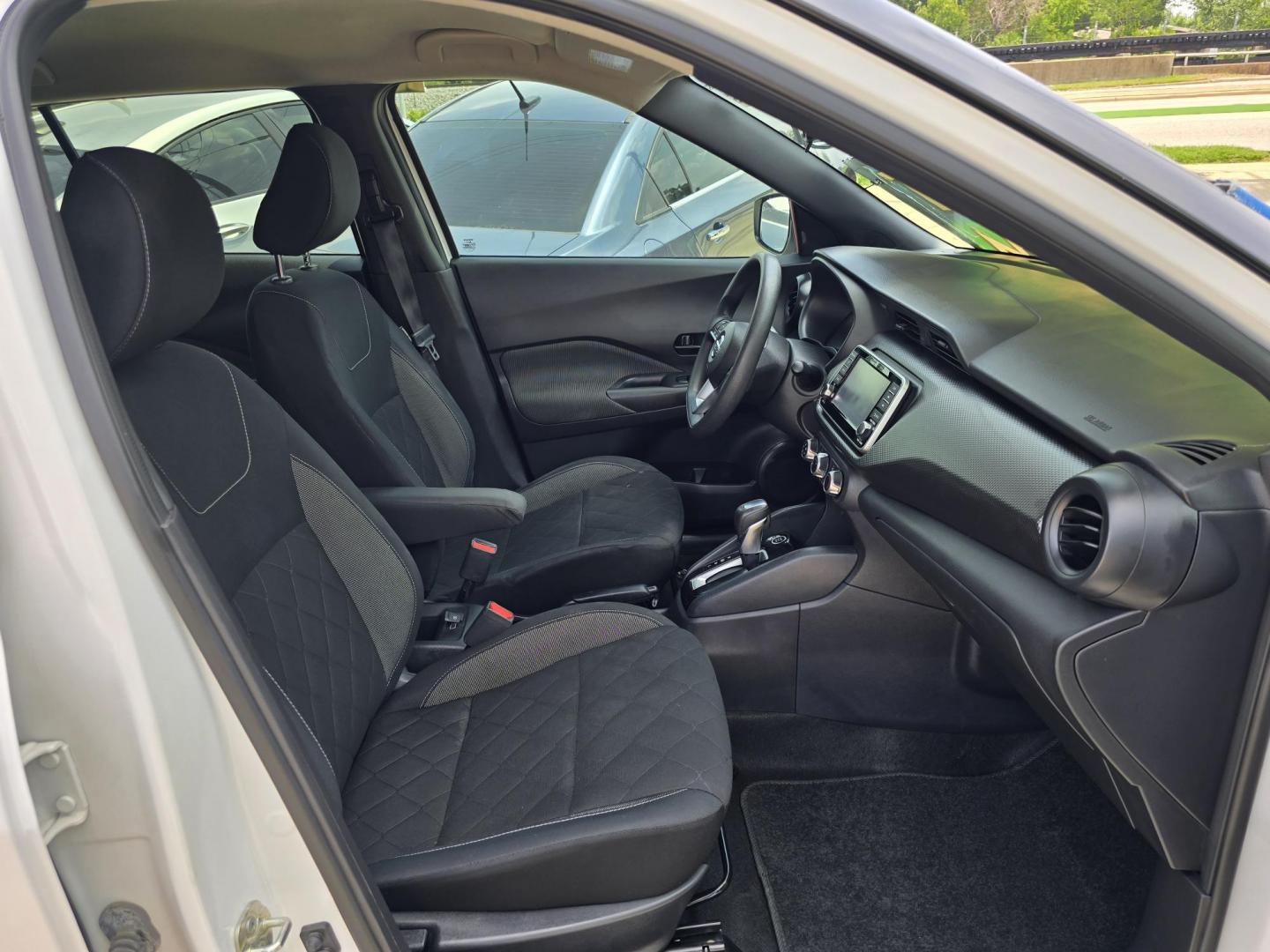 2020 Nissan Kicks S (3N1CP5BVXLL) with an 1.6L L4 engine, CVT transmission, located at 2660 S.Garland Avenue, Garland, TX, 75041, (469) 298-3118, 32.885551, -96.655602 - Photo#20