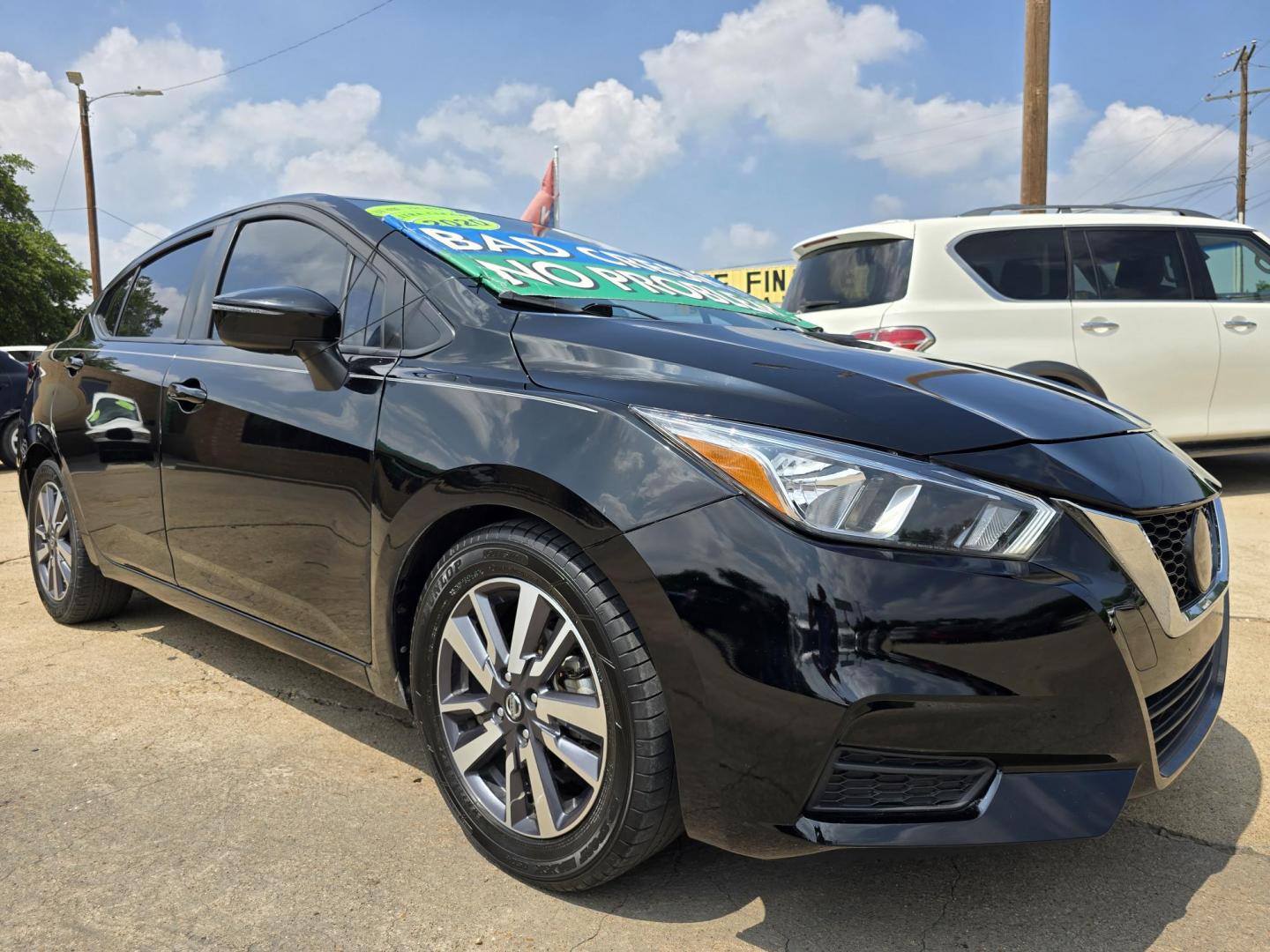 2020 BLACK Nissan Versa SV (3N1CN8EV5LL) , AUTO transmission, located at 2660 S.Garland Avenue, Garland, TX, 75041, (469) 298-3118, 32.885551, -96.655602 - Photo#1