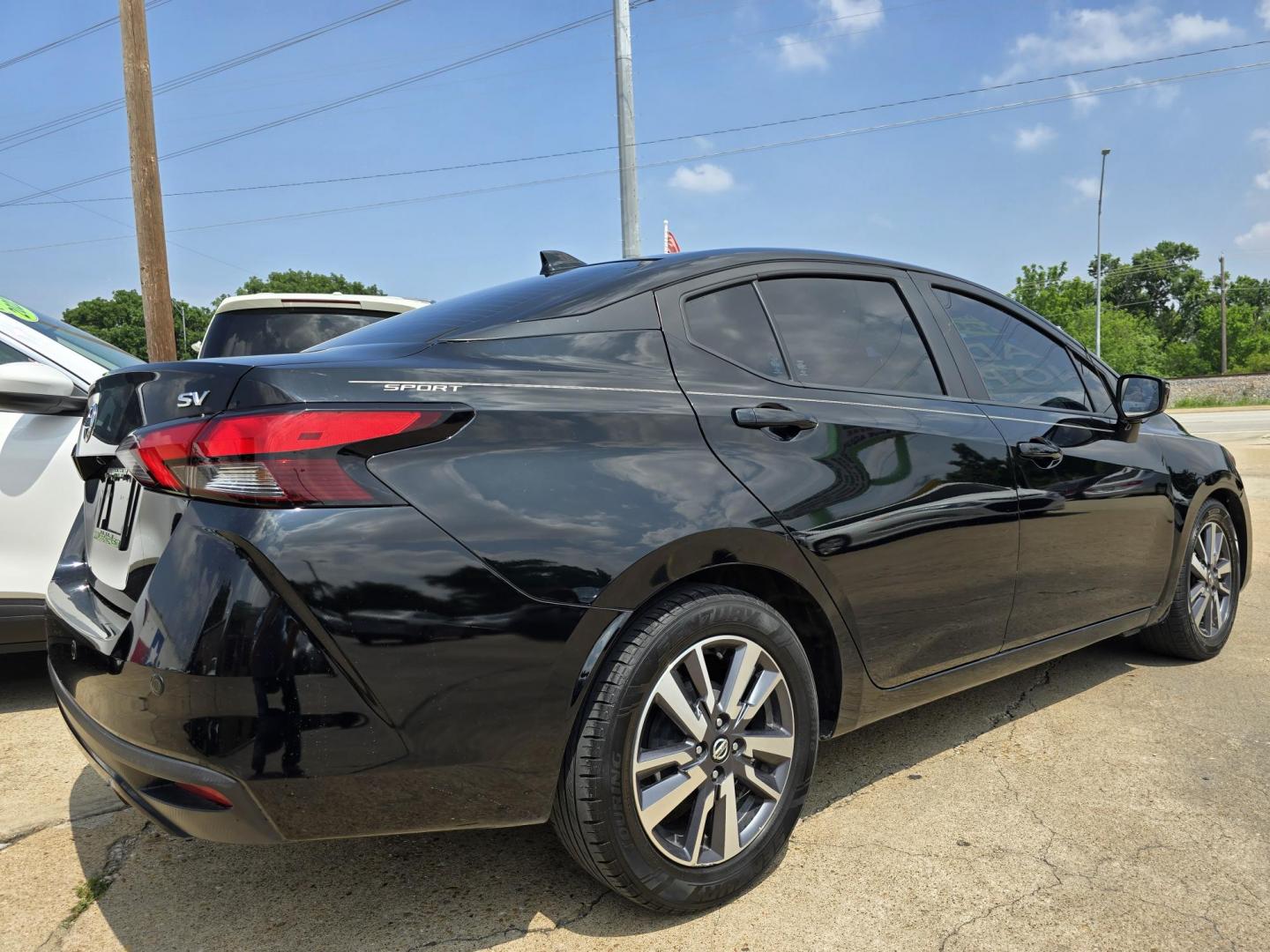 2020 BLACK Nissan Versa SV (3N1CN8EV5LL) , AUTO transmission, located at 2660 S.Garland Avenue, Garland, TX, 75041, (469) 298-3118, 32.885551, -96.655602 - Photo#3
