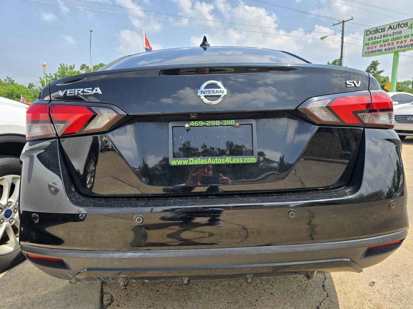 2020 BLACK Nissan Versa SV (3N1CN8EV5LL) , AUTO transmission, located at 2660 S.Garland Avenue, Garland, TX, 75041, (469) 298-3118, 32.885551, -96.655602 - Photo#4