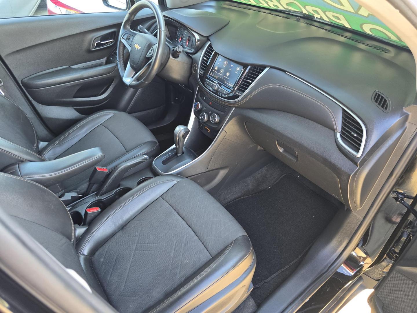2022 BLACK Chevrolet Trax LT (KL7CJLSM4NB) with an 1.4L L4 DOHC 16V engine, 6A transmission, located at 2660 S.Garland Avenue, Garland, TX, 75041, (469) 298-3118, 32.885551, -96.655602 - Photo#21